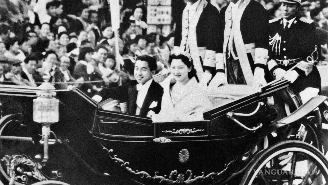 $!Akihito, cede el trono japonés por primera vez en 200 años