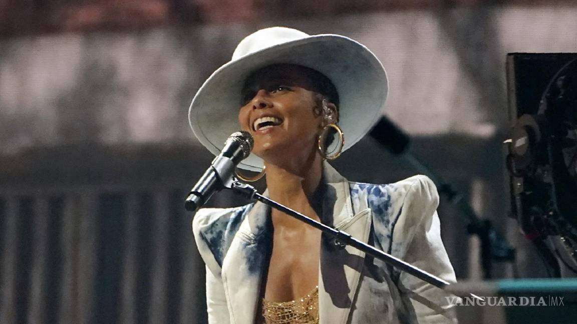 $!Alicia Keys canta en la ceremonia de los Premios Billboard de la Música el 20 de mayo de 2021 en Los Ángeles.