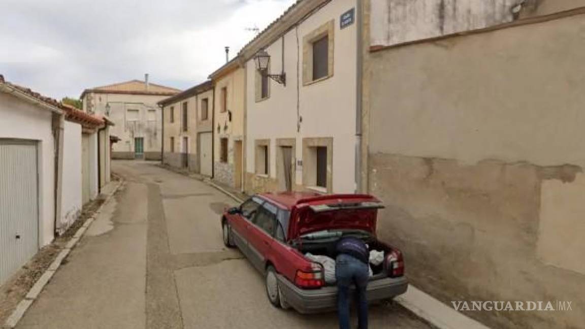 Google Street View capta a un sospechoso de asesinato cargando un cadáver en un coche