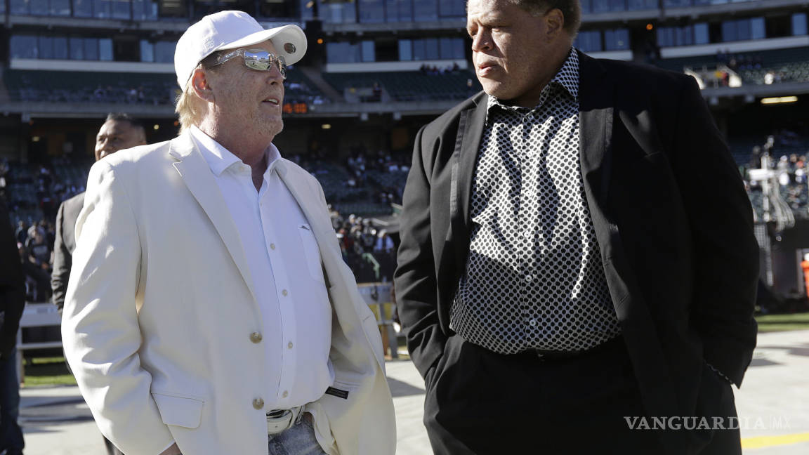 Los Raiders despiden a su gerente general en medio de otra Temporada para el olvido