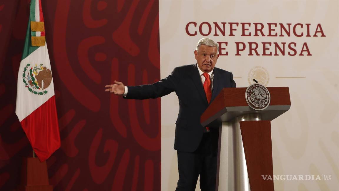 $!El presidente de México, Andrés Manuel López Obrador, ofrece una rueda de prensa en el Palacio Nacional en Ciudad de México (México)