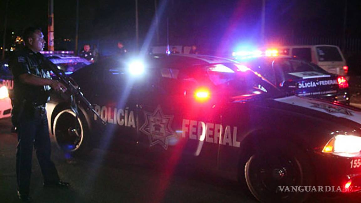 Ladrones armados asaltan camión de pasajeros en Huachichil