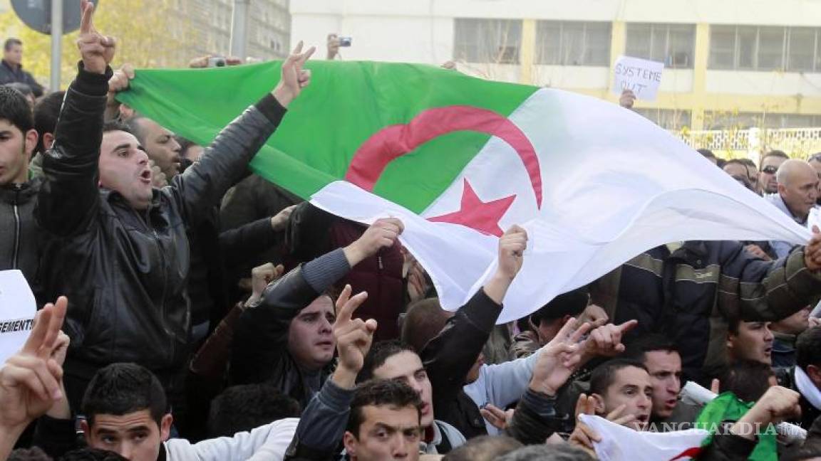 Se unen 15 partidos en protesta contra el presidente de Argelia