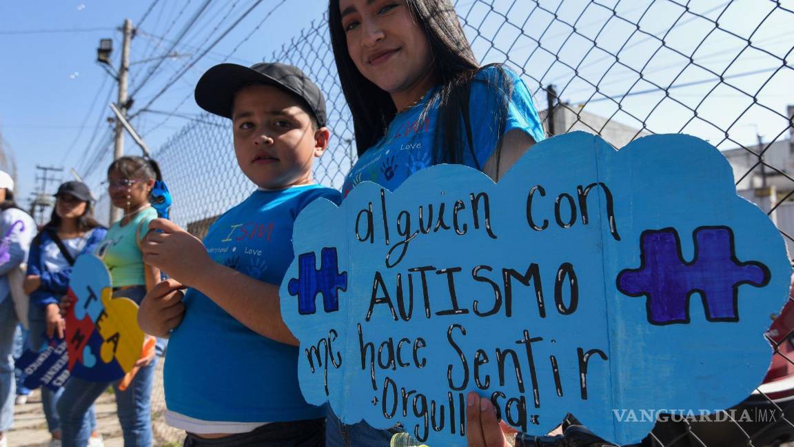 $!Caminata por la concientización del Autismo en la ciudad de Toluca, Estado de México.