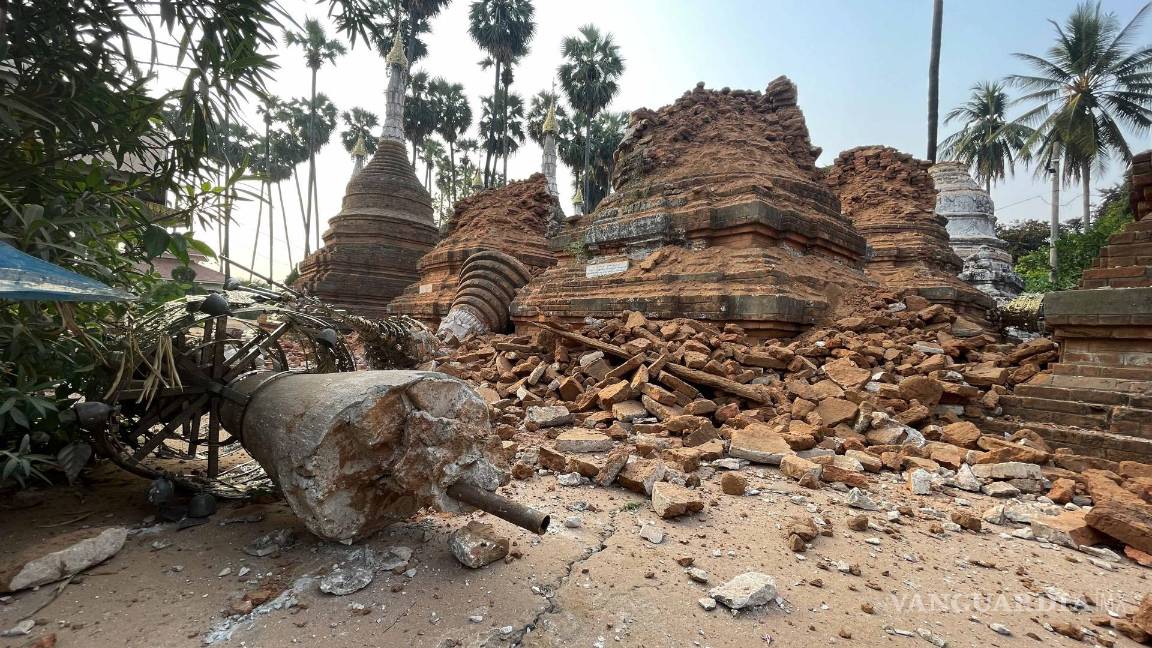 $!Vista de una pagoda dañada tras un terremoto en Naypyidaw, Myanmar.
