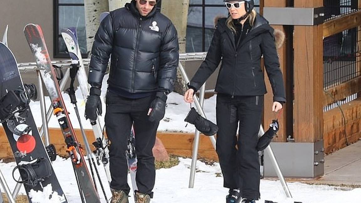 $!Muy modernos..! Gwyneth Paltrow y su exmarido Chris Martin, se reúnen por Navidad, con sus hijos y sus parejas actuales