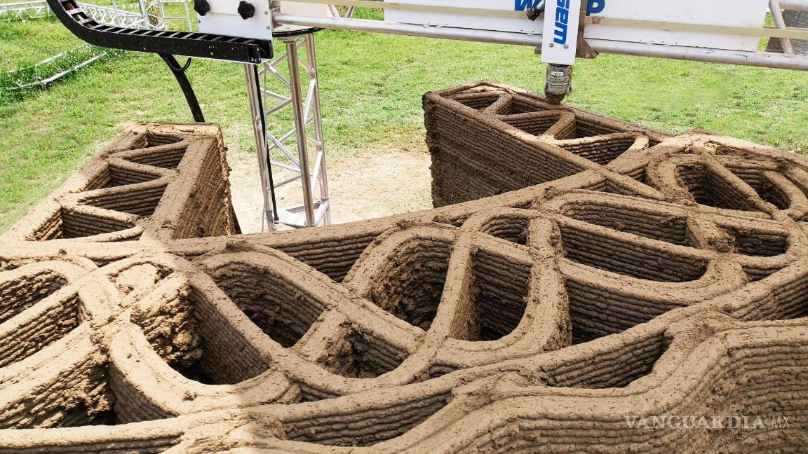 $!Relleno en el proceso de impresión de casa TECLA con máquina Crane Wasp. EFE/Ricardo Segura/MCA/Iago Corazza