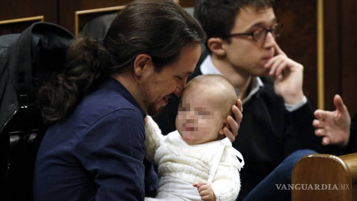 Acapara bebé el protagonismo en el Congreso de los Diputados español