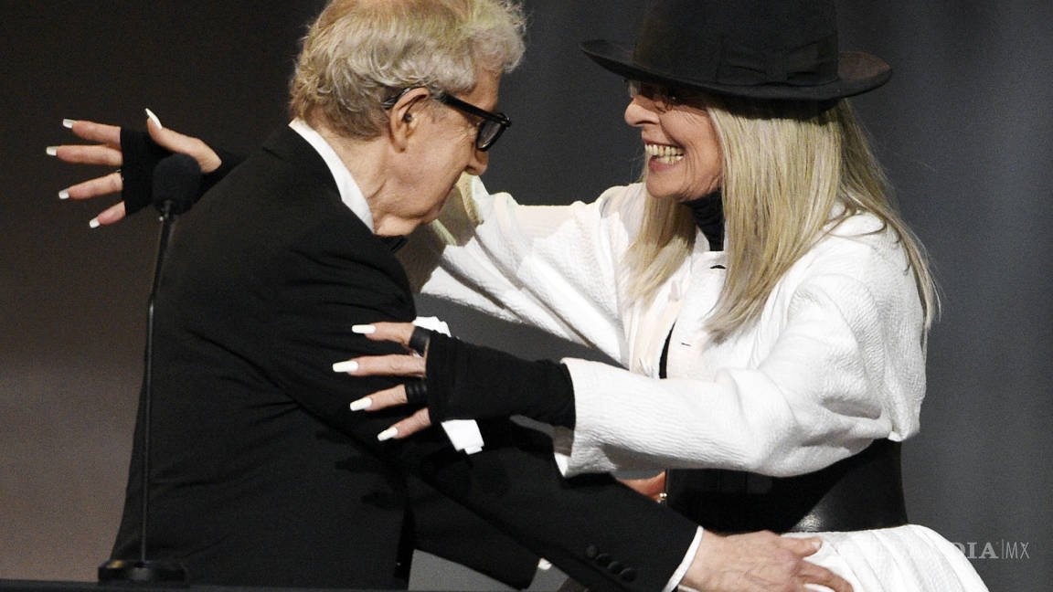 Diane Keaton sale en defensa de Woody Allen
