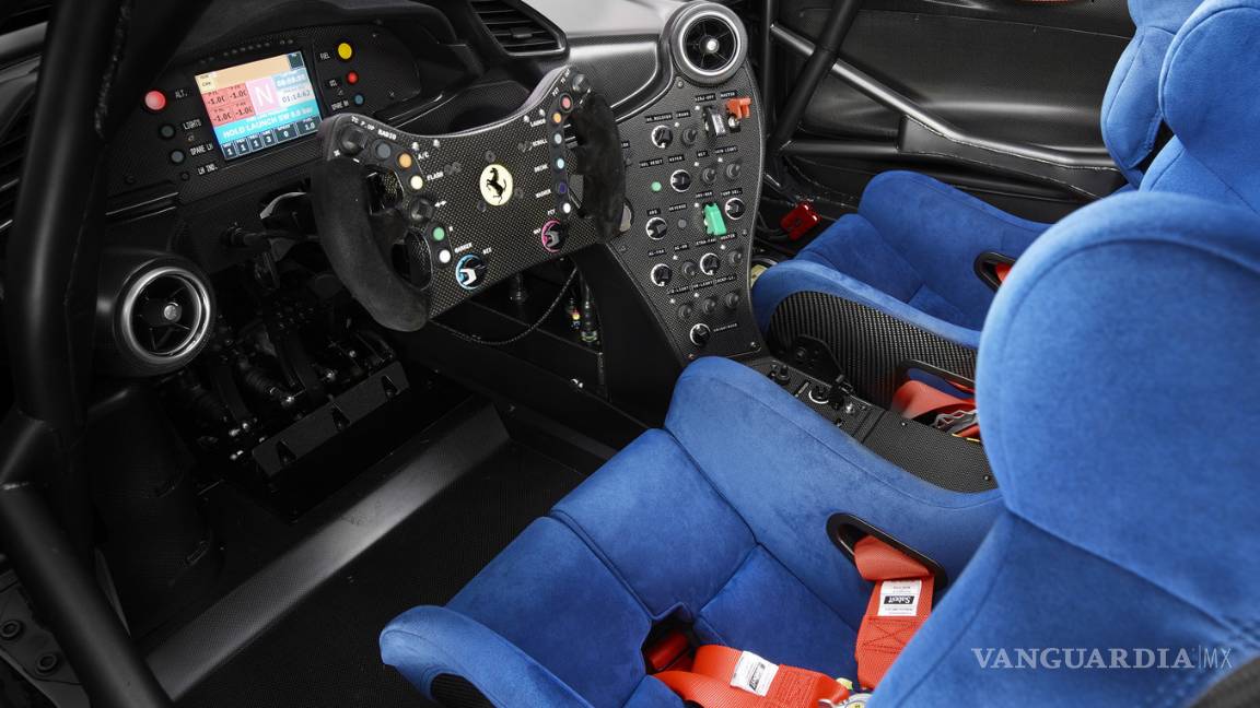 $!Ferrari P80/C, super auto exclusivo para circuito, único y hecho a medida para un solo cliente