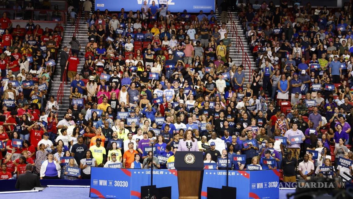 $!La candidata presidencial demócrata a la vicepresidenta Kamala Harris en un mitin en el Centro Thomas y Mack de la Universidad de Nevada Las Vegas.