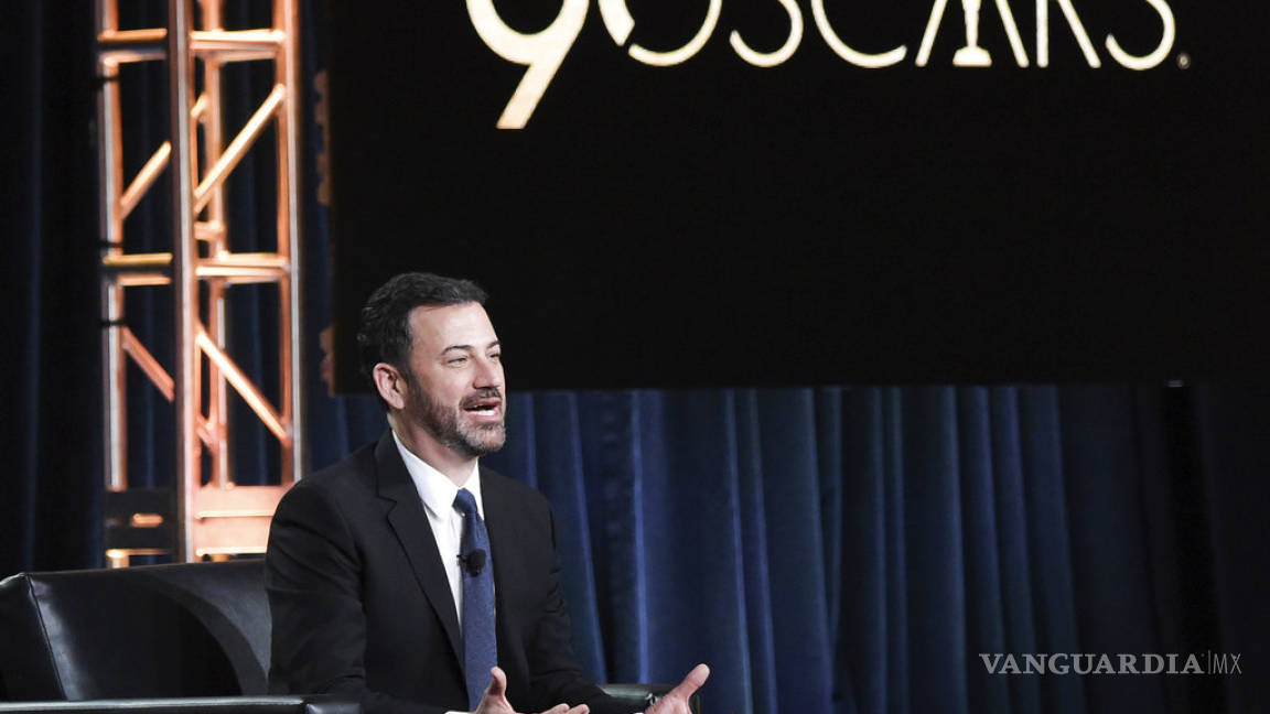 Jimmy Kimmel bromea acerca de los sobres en los Óscar