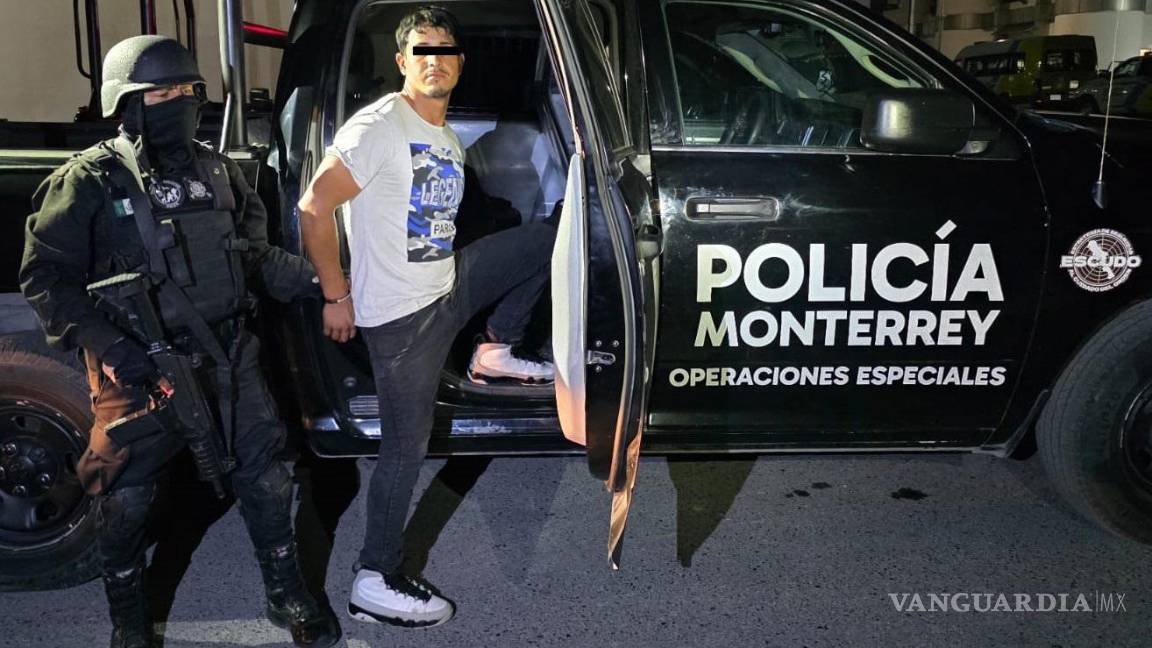 Caen cuatro jóvenes en posesión de drogas en el centro de Monterrey