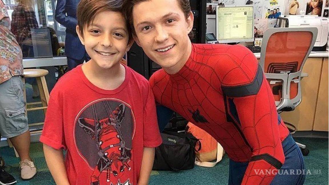Spider-Man visita hospital