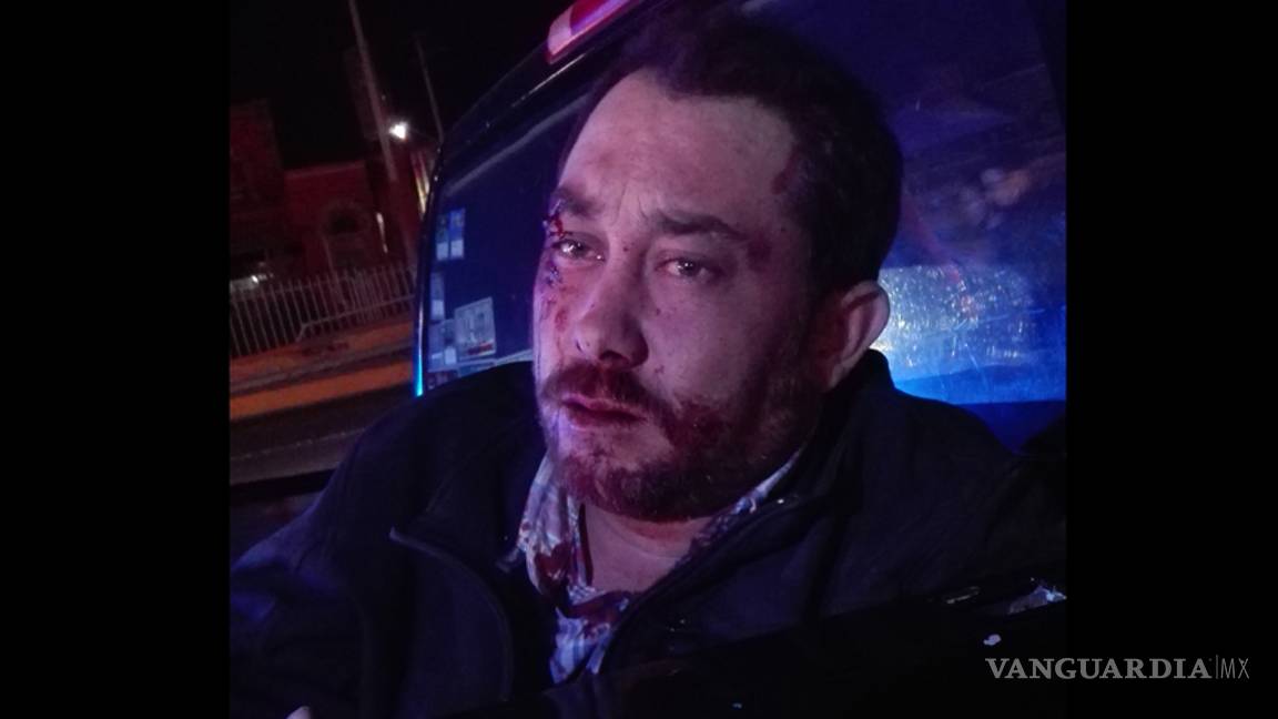 $!Vuelcan parranderos en el Distribuidor Vial Carranza de Saltillo