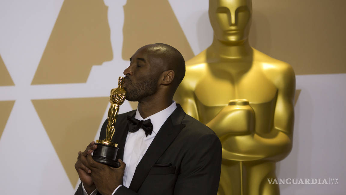 Mientras Kobe sigue sin creer el Oscar, LeBron no descarta uno