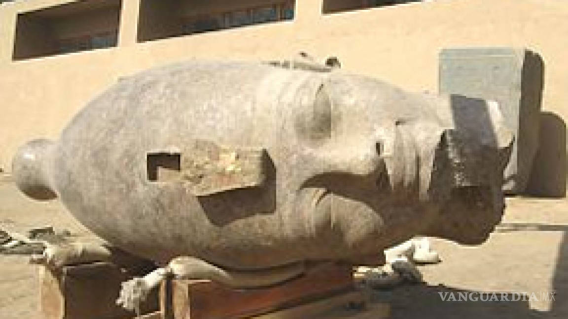 Hallan cabeza gigante del faraón Amenhotep III