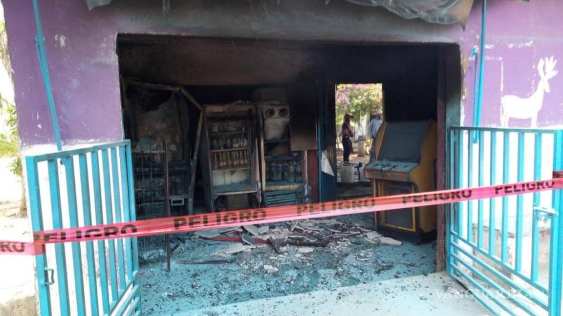 Queman casa donde vendían alcohol adulterado en Morelos