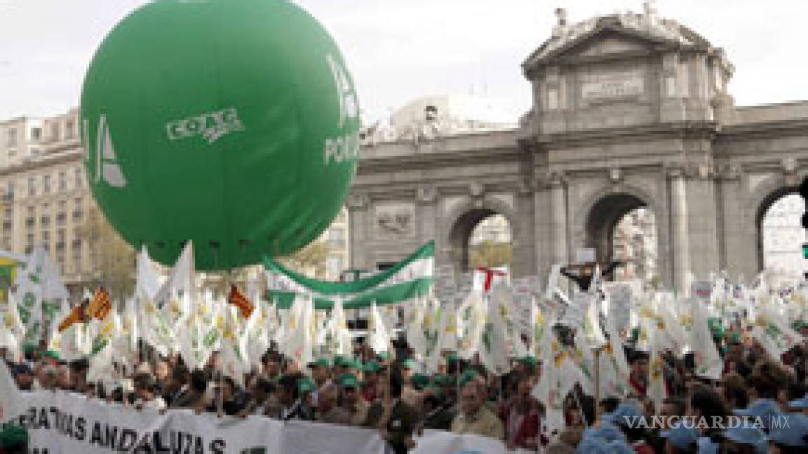 Agricultores de Madrid se manifiestan por crisis del campo