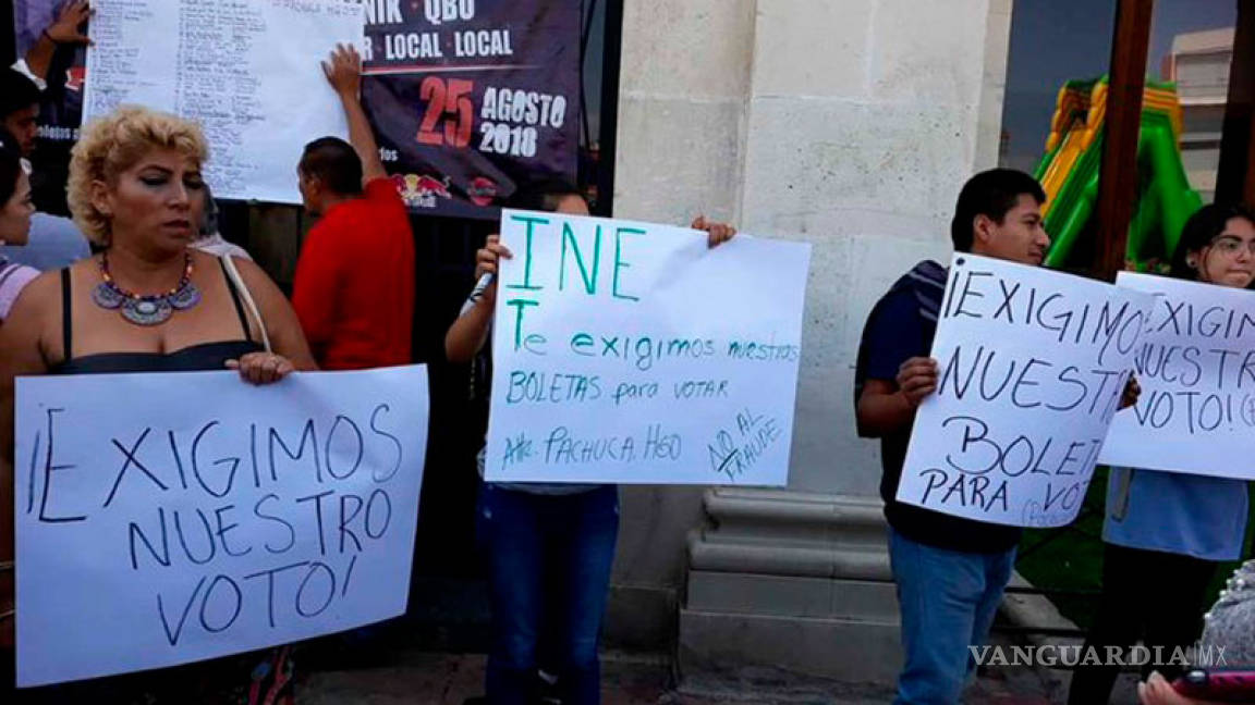 Se terminan boletas en casillas especiales de Pachuca, ciudadanos exigen su voto