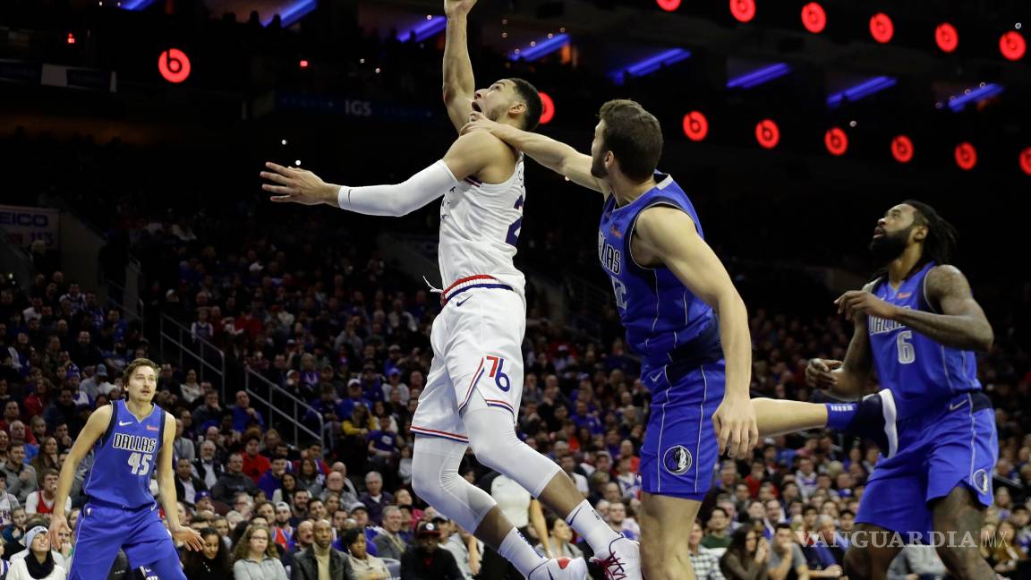 $!Embiid y Simmons hacen la dupla perfecta para darle la victoria a los 76ers