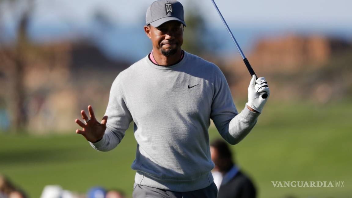 Breve retorno de Tiger Woods al quedar fuera en Torrey Pines
