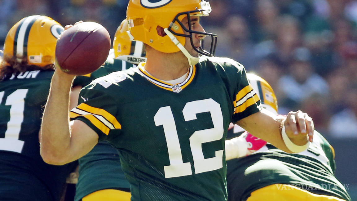 Defensiva de Packers salva a Rodgers, en triunfo sobre Rams