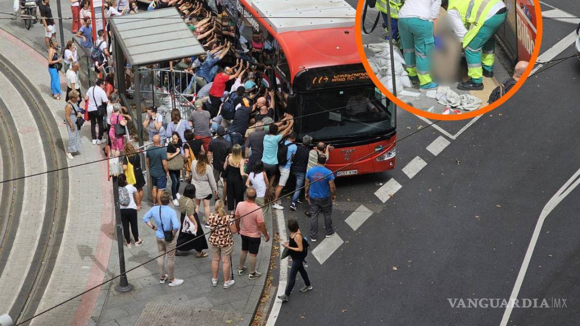 Adulto mayor atrapado debajo de un autobús es rescatado por una multitud en España (video)