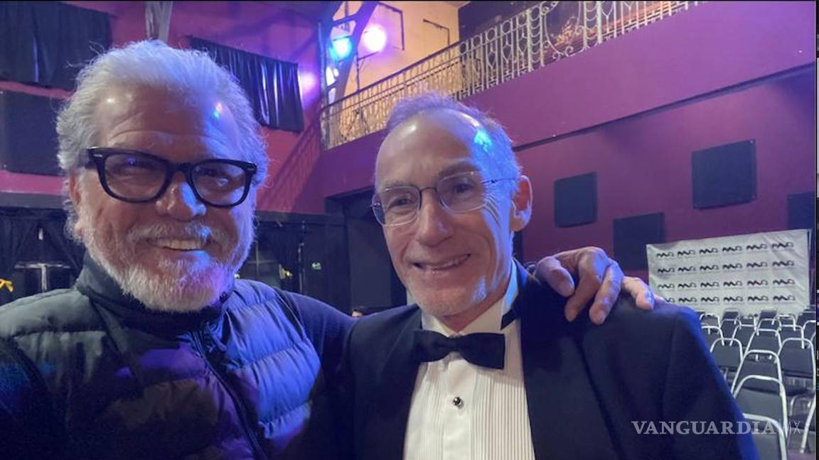 $!El autor con el maestro Bernard Dufrane, uno de los mejores oboístas del ámbito mundial, reforzó a la Orquesta del MOS.