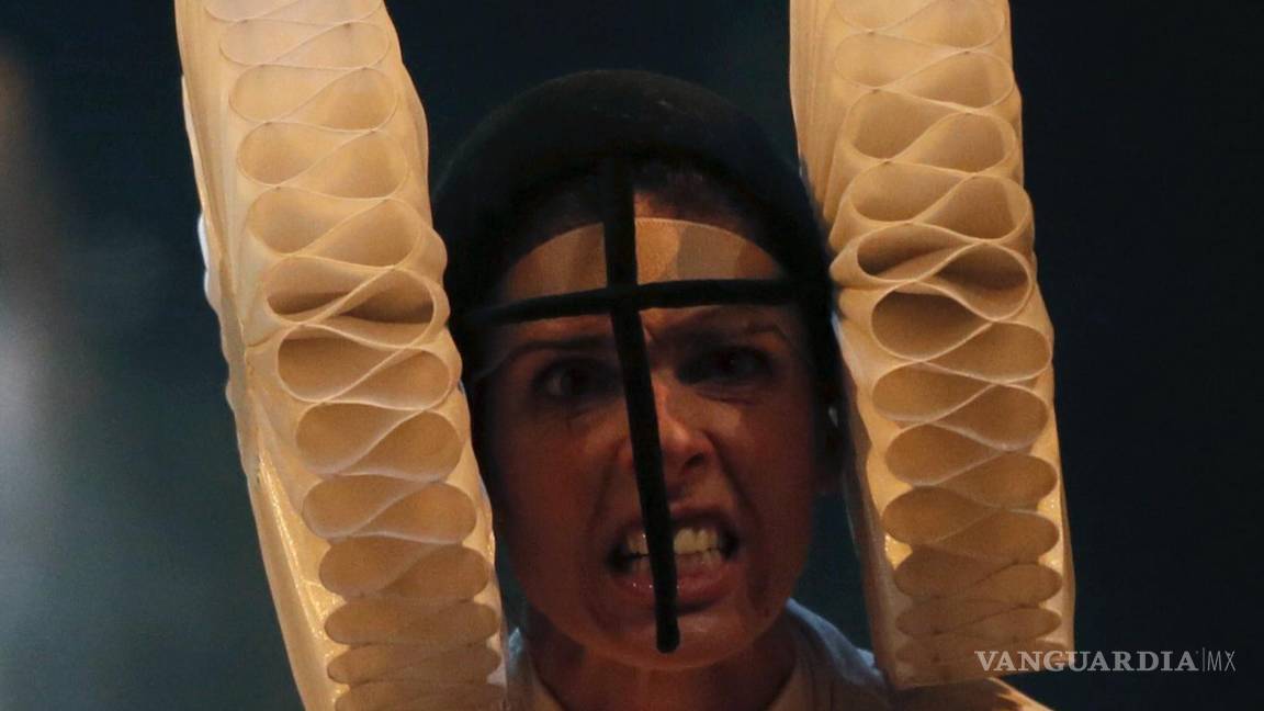 $!La actriz Beatriz Argüello en una escena de 'Numancia', en el Teatro Español con motivo del 400 aniversario de la muerte de Cervantes. EFE/Fernando Alvarado