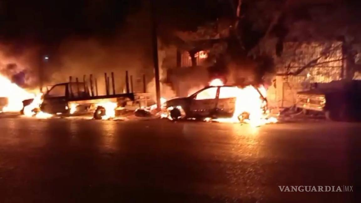 Incendio en Apodaca, Nuevo León, consume cinco negocios y cuatro vehículos (video)