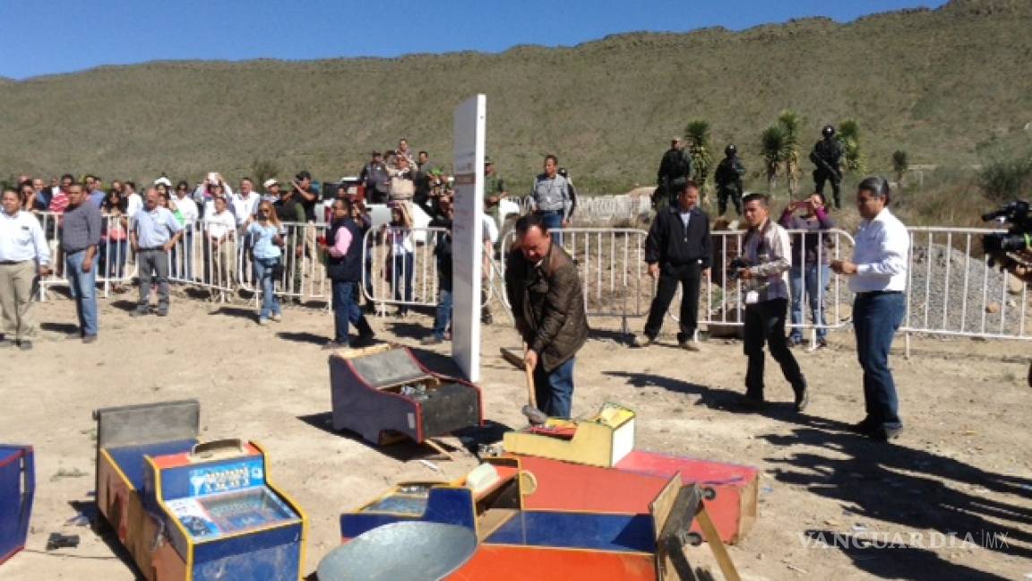 Gobierno de Coahuila destruye drogas, alcohol y minicasinos