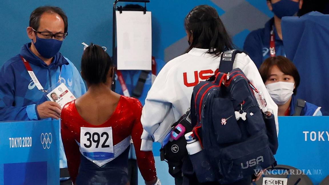 $!Para cuidar su salud mental, Simone Biles se retira de la final de gimnasia