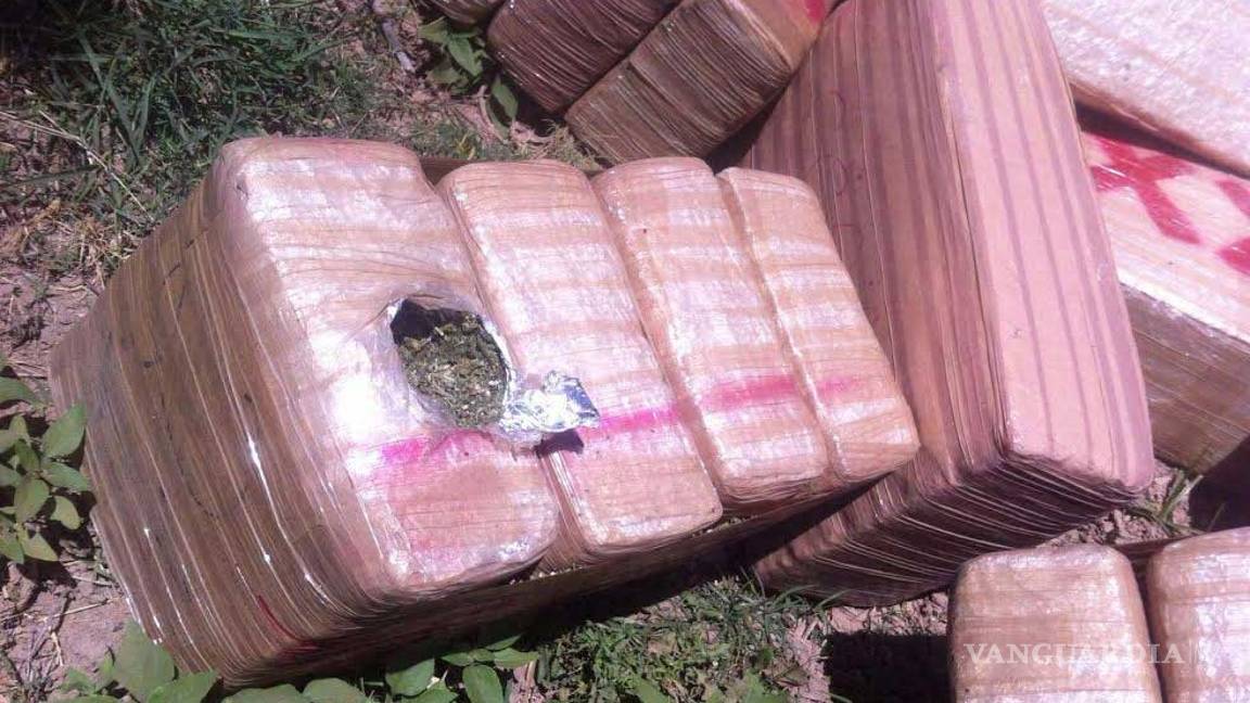 $!Vuelca tráiler con 25 toneladas de droga entre Sonora y Sinaloa