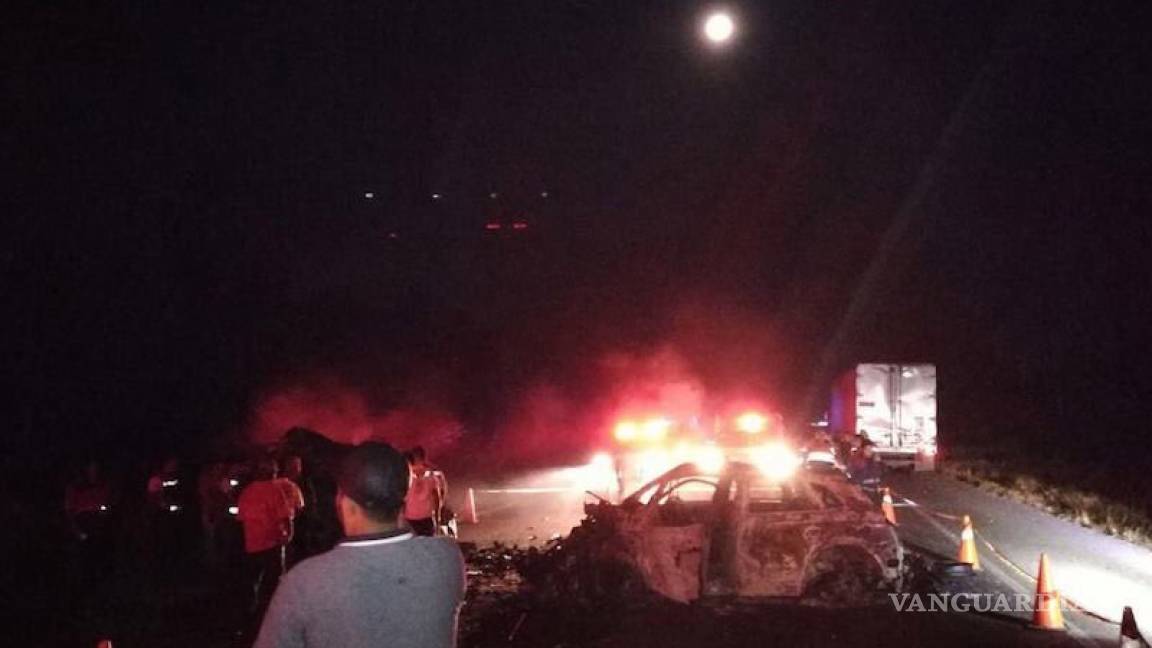 Choque deja 10 muertos en carretera de Guerrero