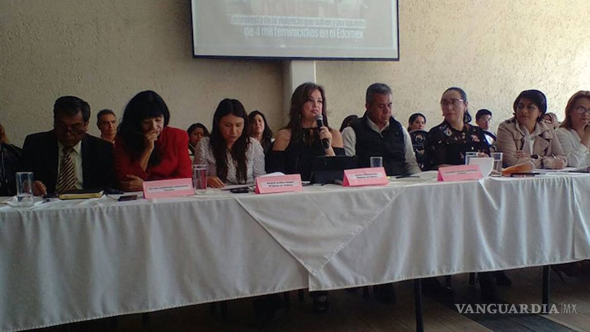 $!"No queremos tarjetitas rosas, queremos vivir": Colectivos de mujeres en Edomex