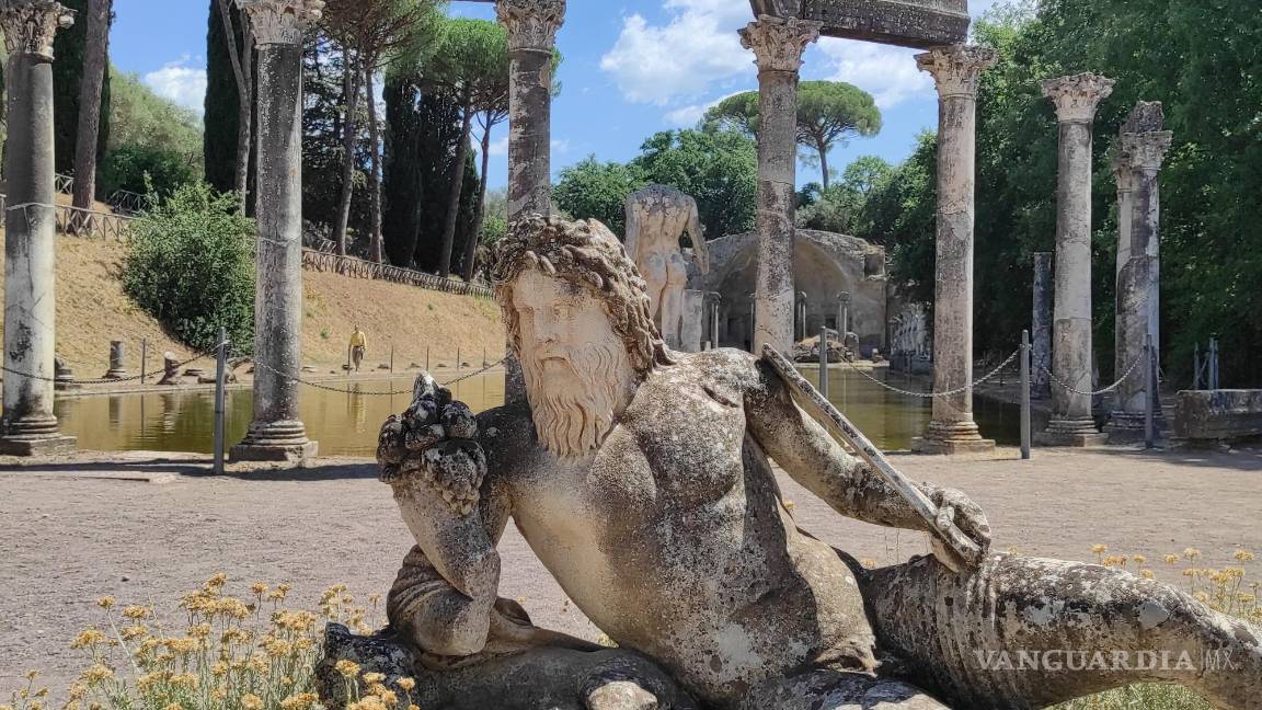 $!Canopus de Villa Adriana, con la imagen de uno de sus dos faunos yacentes que la dan paso.
