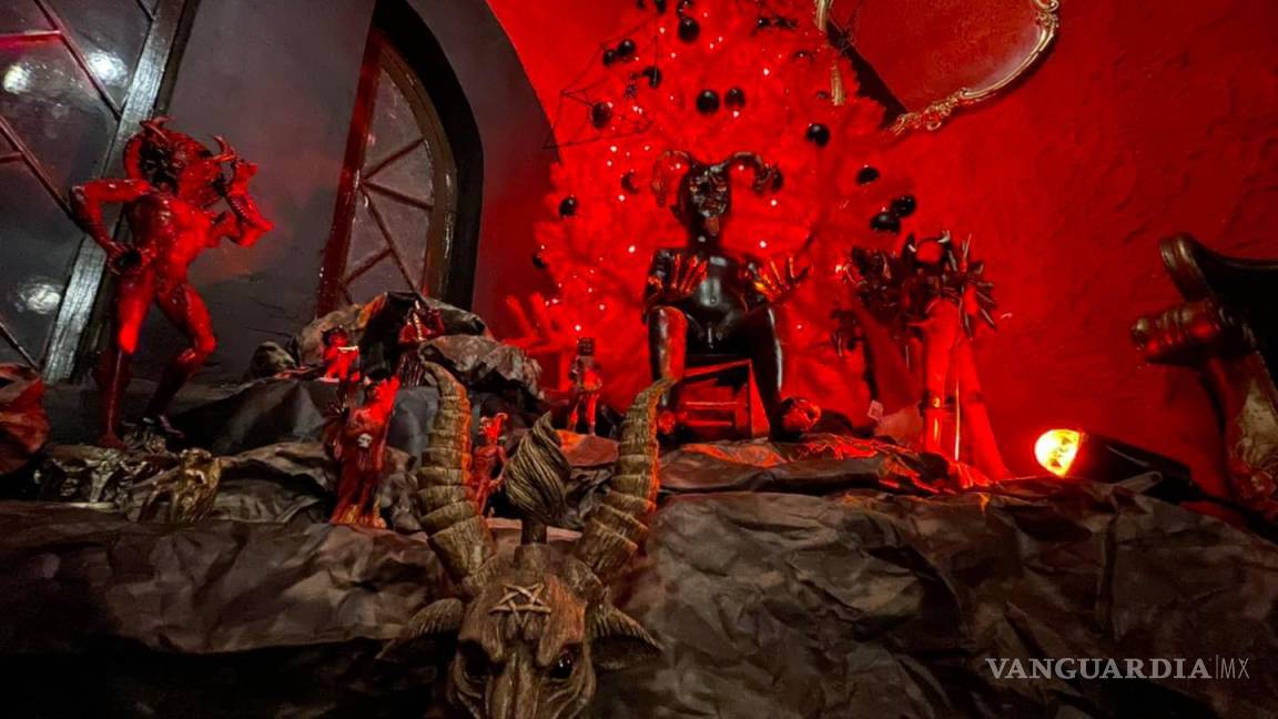 Saltillo: ¿Navidad o ‘Navidarks’? Así es el pino del Museo del Horror