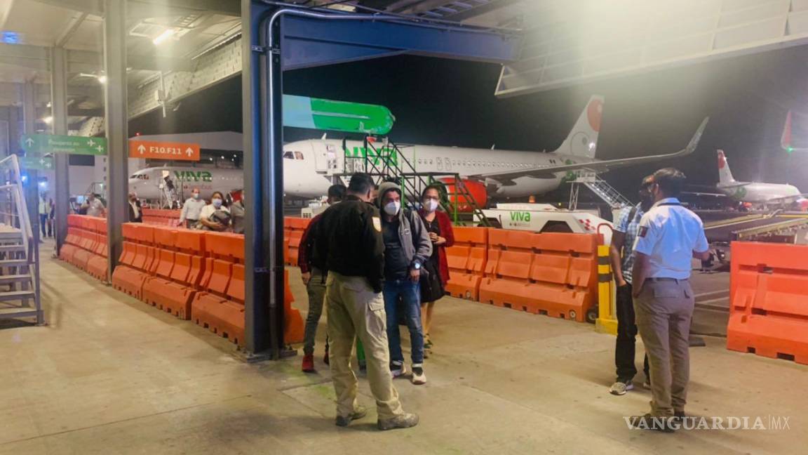 INM detiene a 95 migrantes que llegaron por avión a Monterrey