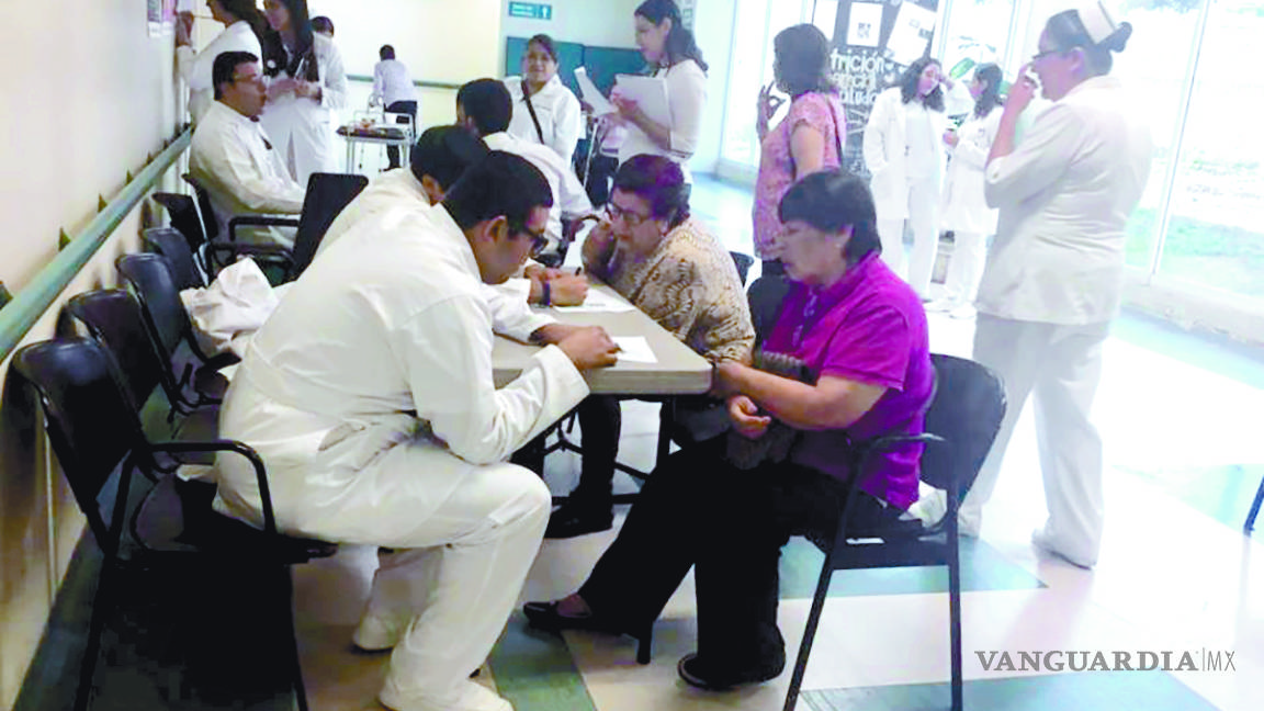 Campaña de detección de glucosa y colesterol en adultos mayores en Coahuila