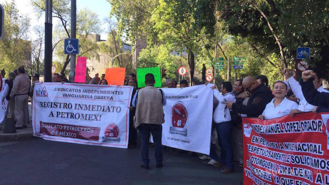 Opositores a Romero Deschamps exigen a la STPS la toma de nota a Petromex y constituirse legalmente como un gremio para dar fin al abuso