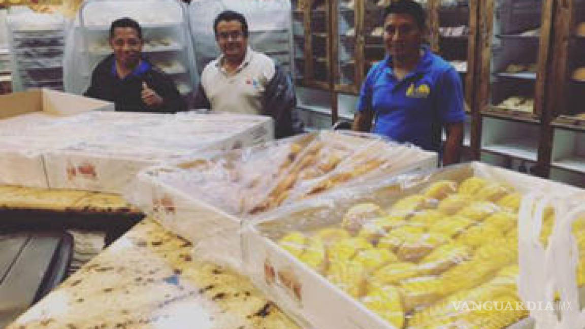 Hacen Mexicanos cientos de panes para afectados por ‘Harvey´