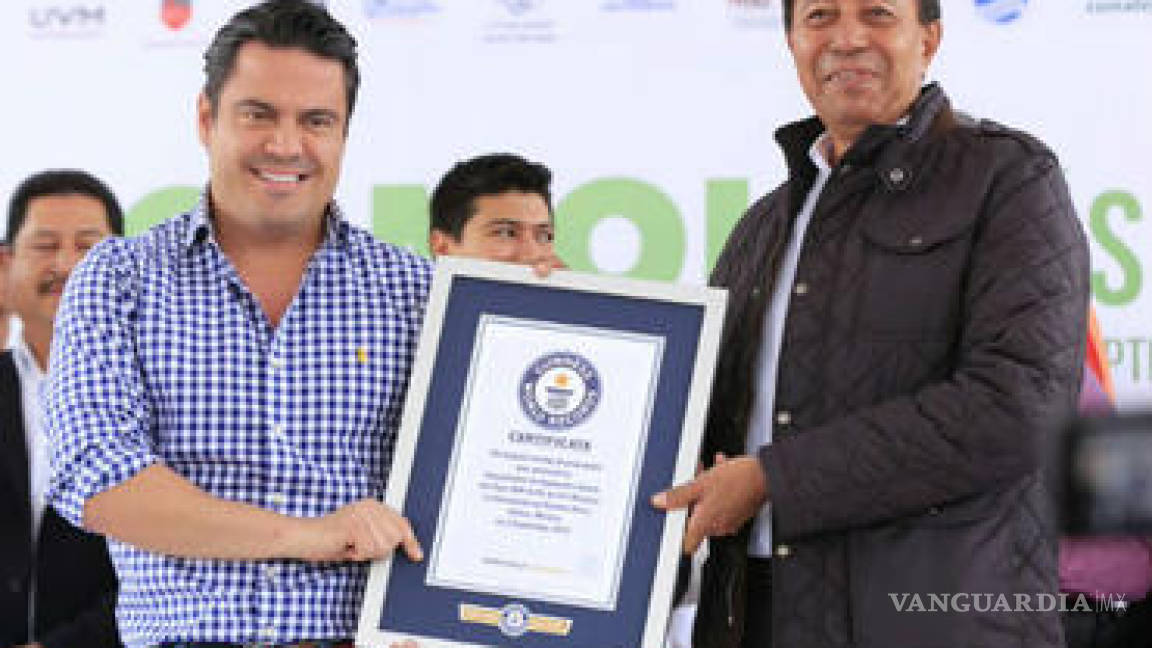 Jalisco rompe récord Guinness al preparar 2 mil 980 kilogramos de guacamole (VIDEOS)