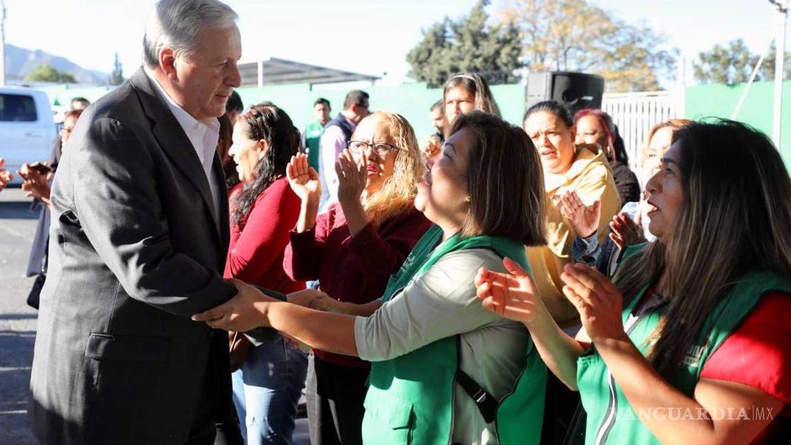 $!Los vecinos se mostraron agradecidos con el Alcalde por la transformación de su entorno.