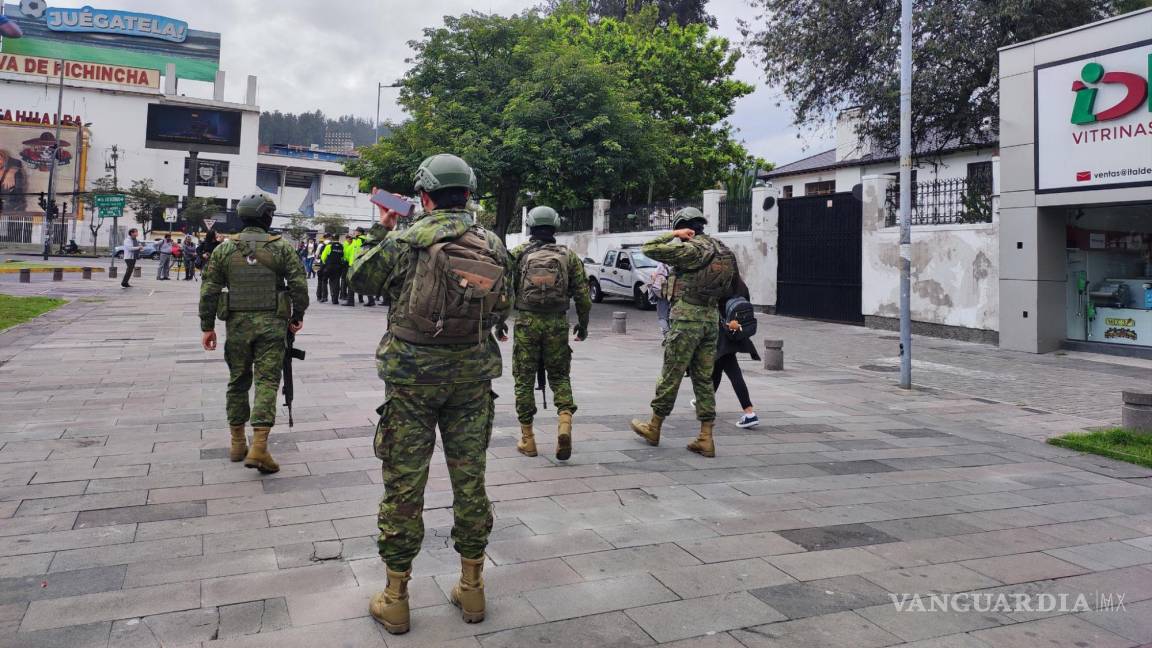 Aplican cerco militar y policial a la embajada de México en Quito, tras dichos de AMLO