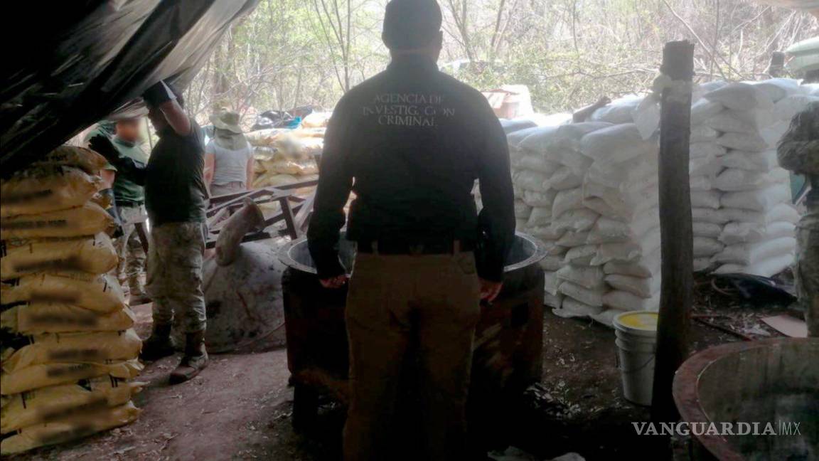 Autoridades desmantelan centro de elaboración de drogas sintéticas en Arteaga, Michoacán
