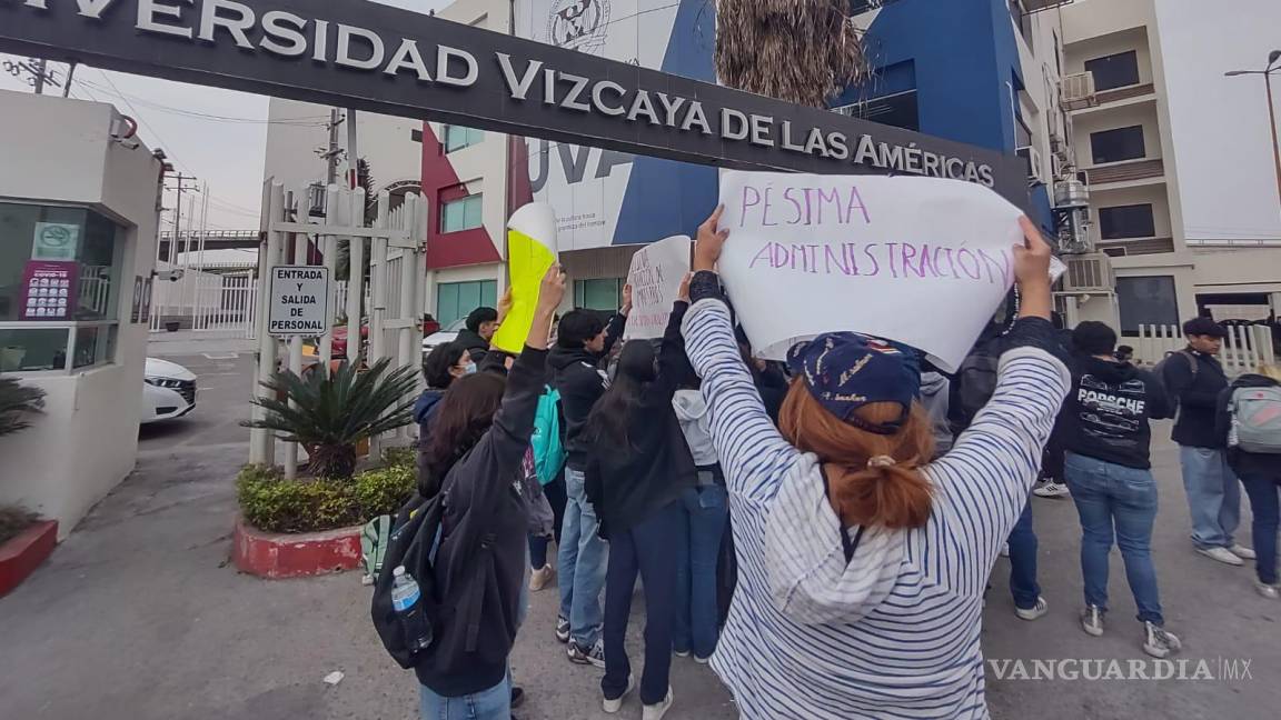 Día dos de la manifestación en Colegio Vizcaya de Saltillo; estudiantes aseguran que no hay respuesta de las autoridades