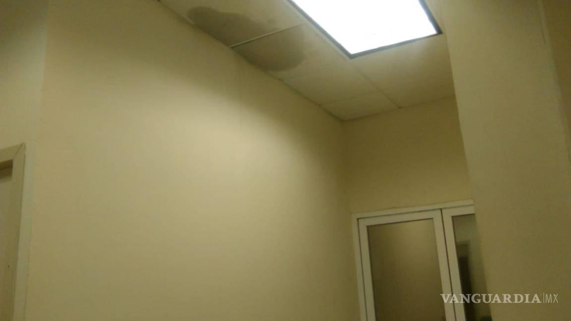 $!Lluvias revelan gran cantidad de goteras en el Centro Estatal del Adulto Mayor en Saltillo