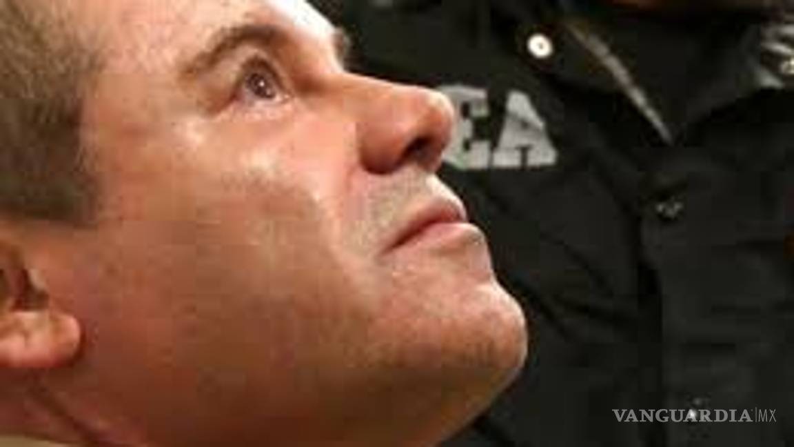 $!El día en que 'El Chapo' Guzmán hizo 'llover' rosas para una mujer... ¡y ella lo desairó!