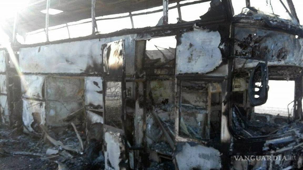 Incendio en autobús de pasajeros deja 52 muertos en Kazajistán